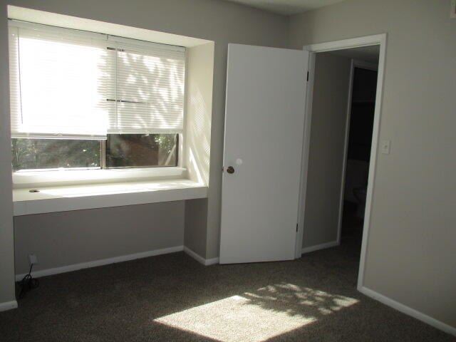 Building Photo - 5 Hidden Cove Cir