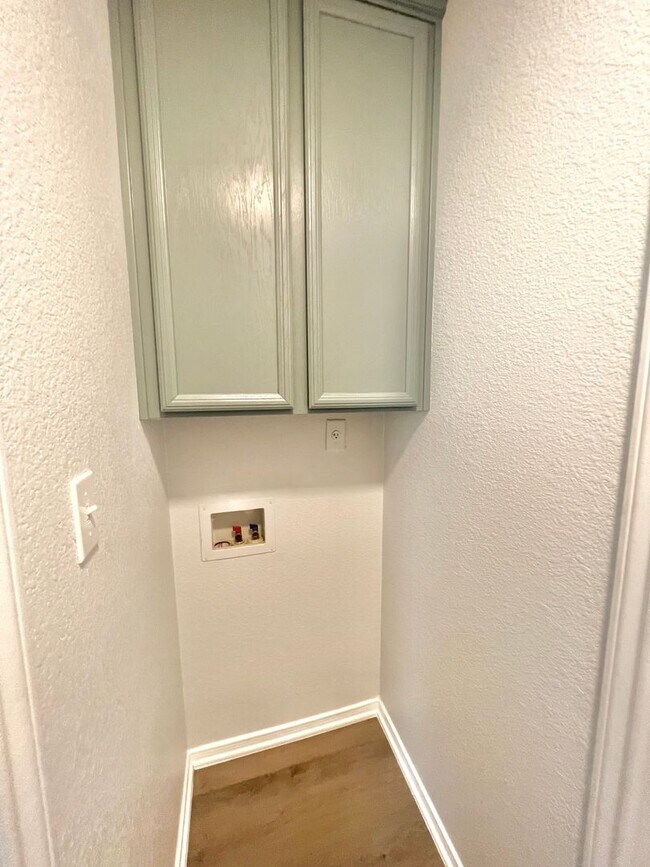 Building Photo - Updated 4 Bed Home in Killeen!