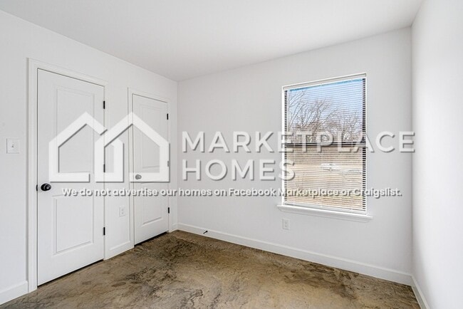 Building Photo - 851 Kippley St