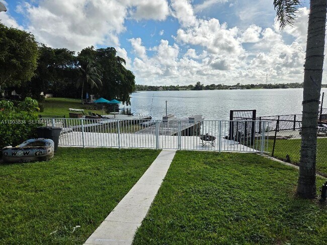 Building Photo - 8220 SW 48th St