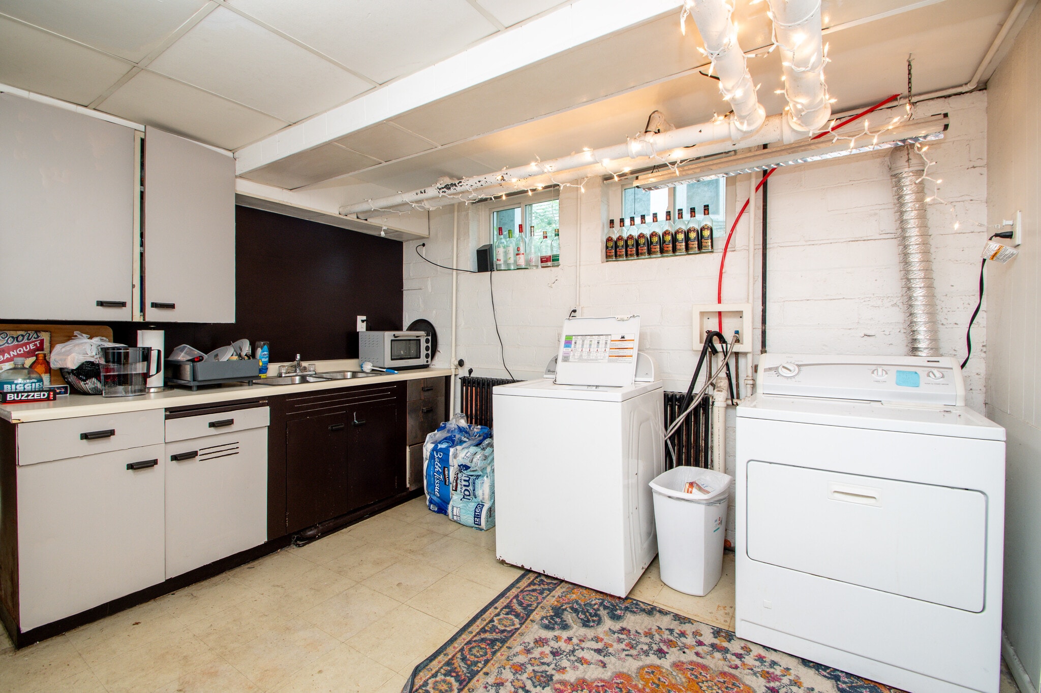 Building Photo - 1411 W Barker Ave