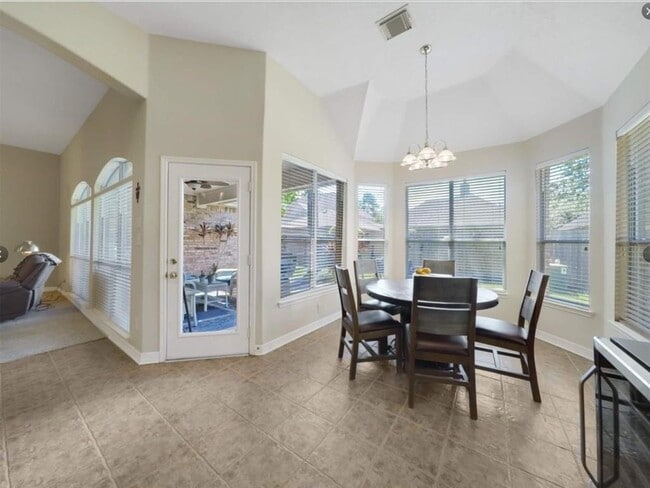 Building Photo - 11711 Canyon Bend Dr