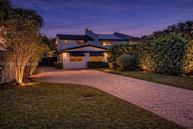 Building Photo - 1844 NE 26th Ave