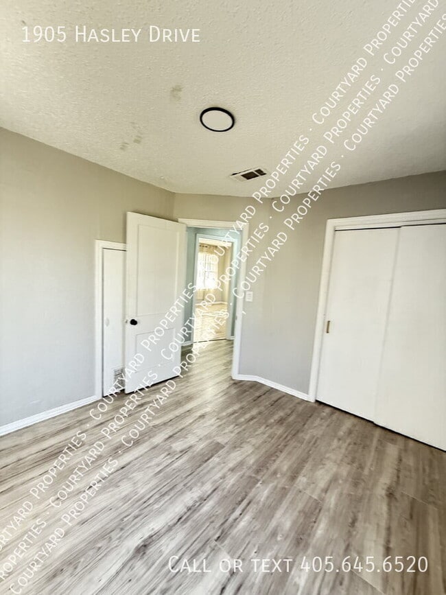 Building Photo - 1905 Hasley Dr