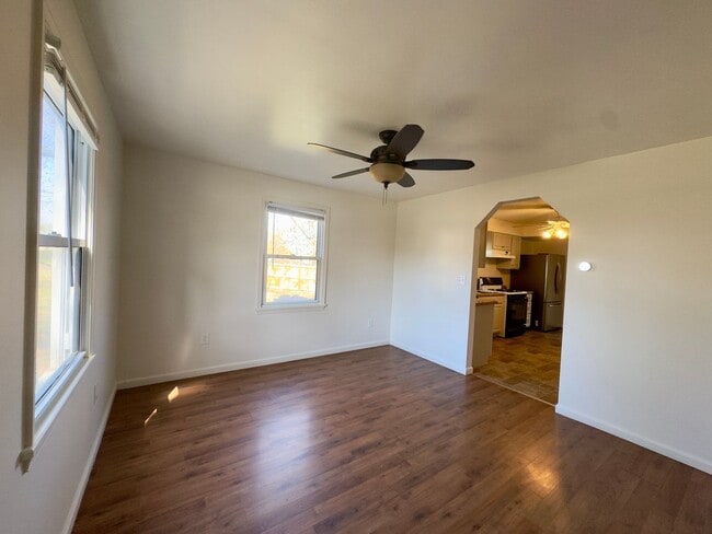 Building Photo - Charming 5 Bedroom/2 Bathroom Home with Large Backyard in Essex, MD!