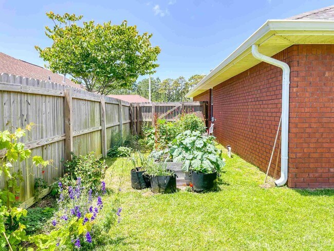 Building Photo - 1216 Benning Pl