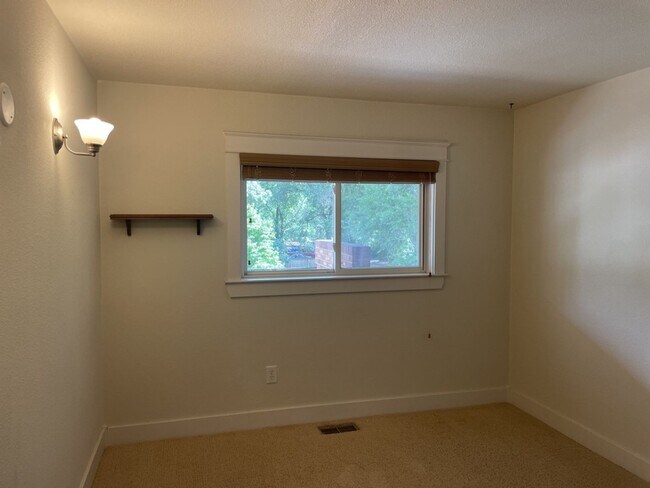 Building Photo - Walk to Old Town FoCo - 2bd 1ba Condo!