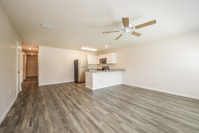 Building Photo - 12280 Hindle Ave