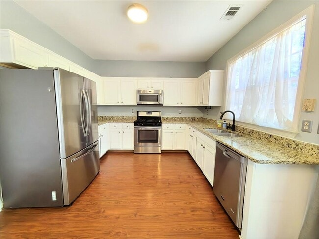 Building Photo - 2815 Priestcliff Dr SE