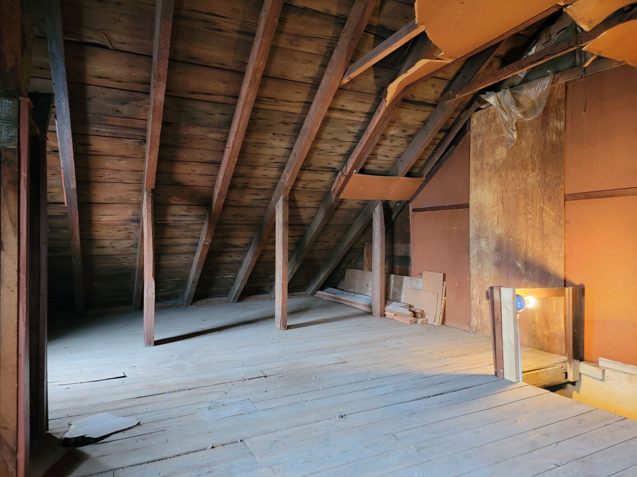 Building Photo - 113 E Chestnut St