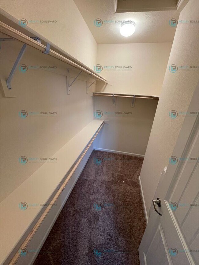 Building Photo - Half month FREE!!! Luxury and Convenience: Fully Equipped 3-Bedroom 2.5 Bathroom 2 car garage Con...