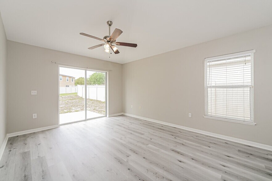 Building Photo - 433 Hammerstone Ave