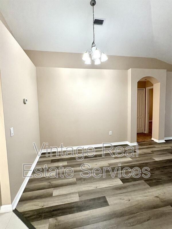 Building Photo - 13029 Bridleford Dr
