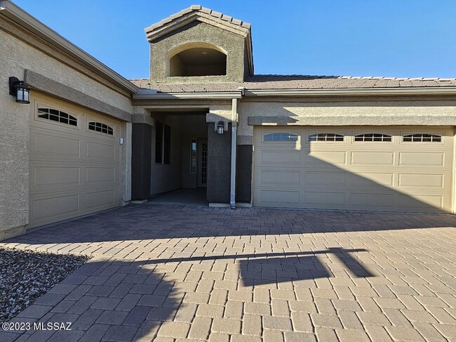 Building Photo - 9831 N Melandra Way