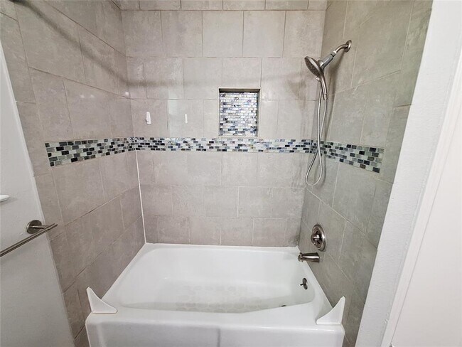 Building Photo - 8513 Portage Cove