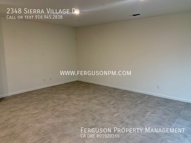 Building Photo - Pet Friendly Solar Home in West Roseville