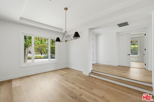 Building Photo - 16802 Cll De Sarah