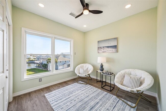 Building Photo - 1322 Outrigger St