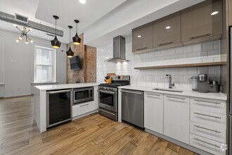 Building Photo - Downtown Luxury Loft Living Redefined