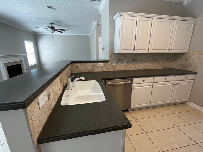 Building Photo - 10055 Lauren Hall Ct