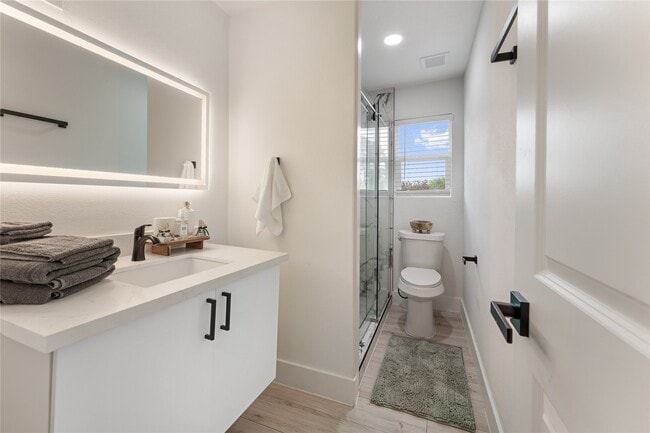 Building Photo - 9919 Golden Sunshine Dr