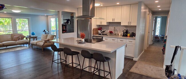 Building Photo - Mililani Town - Modern and spacious Four B...