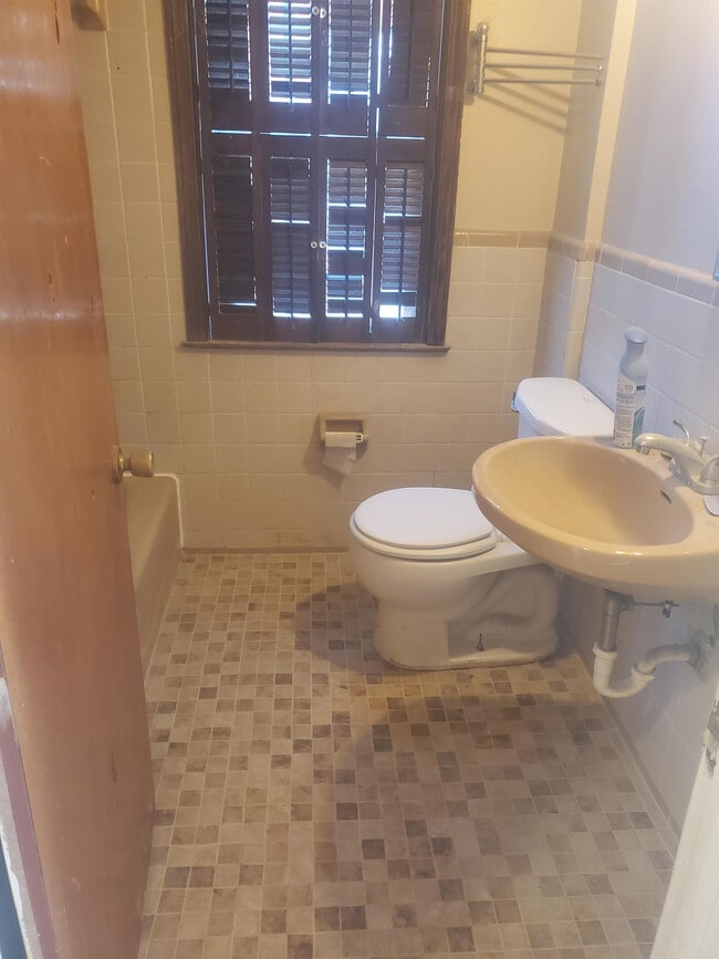 Building Photo - 12311 Laing St