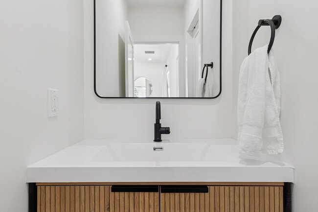 Building Photo - 125 NW 3rd Ave