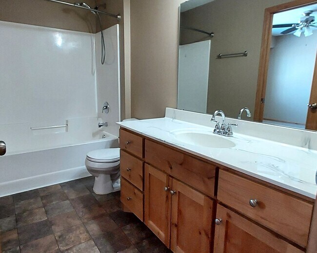 Building Photo - 1283 Blue Jay Pl