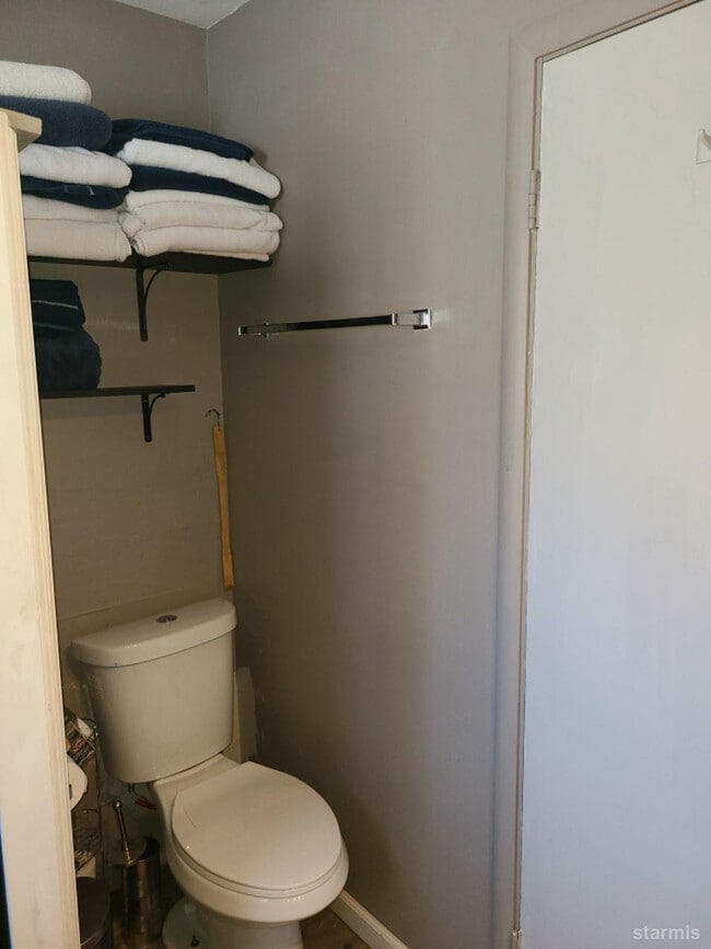 Building Photo - 1150 Fairway Ave