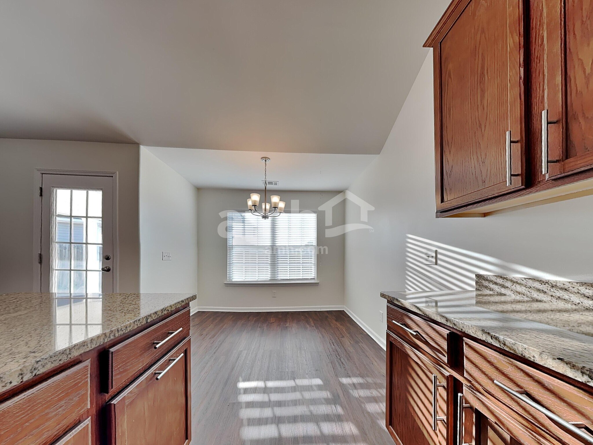 Building Photo - 48 Telford St