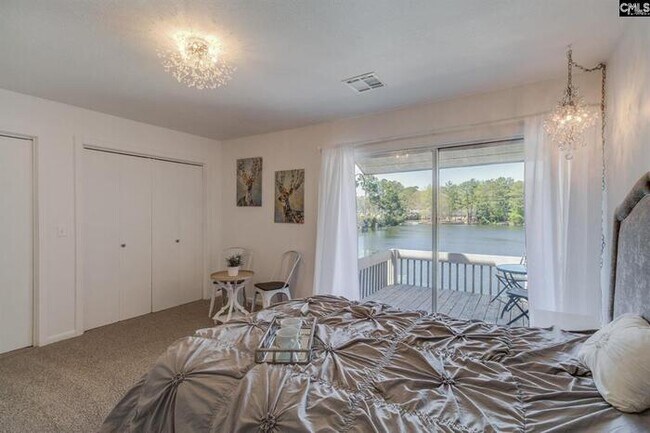 Building Photo - 8 Royalgate Dr