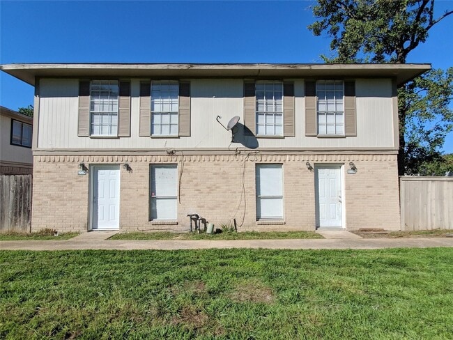 Building Photo - 1960 Upland Dr