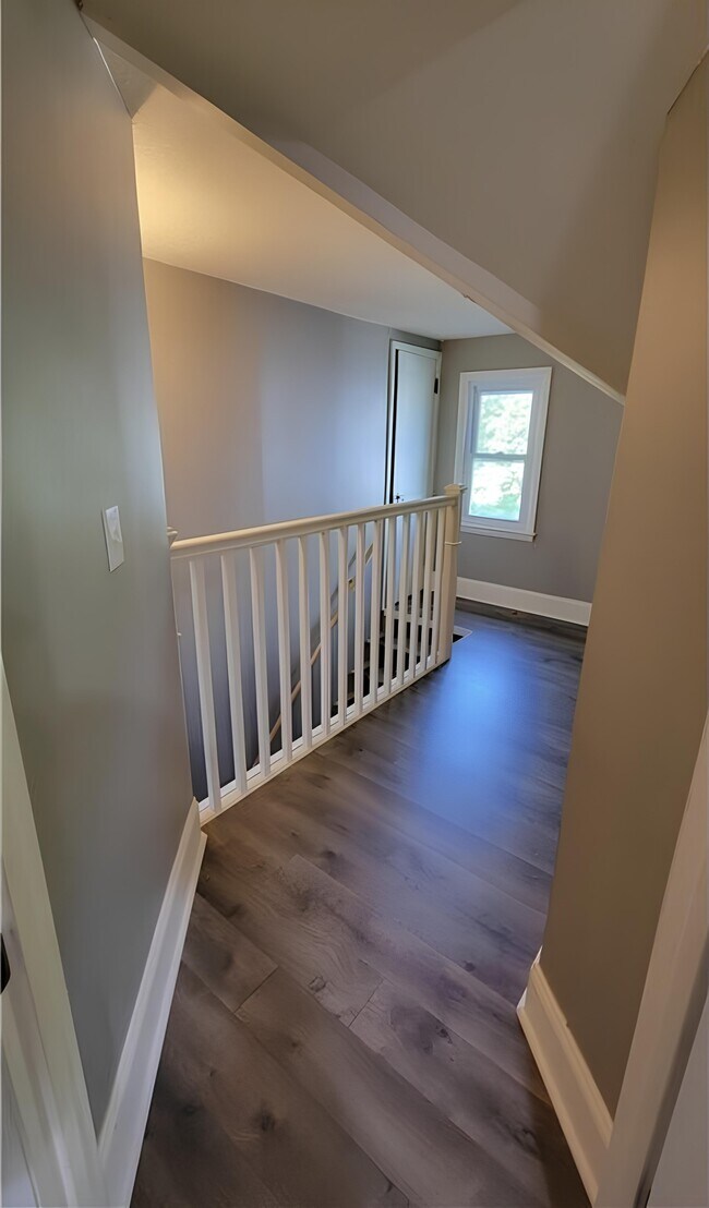Walkway to Primary Bedroom - 2914 Golden Valley Rd