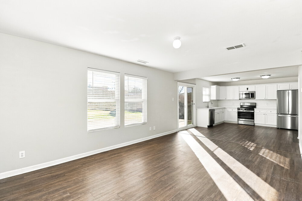 Building Photo - 1605 Bray Dr
