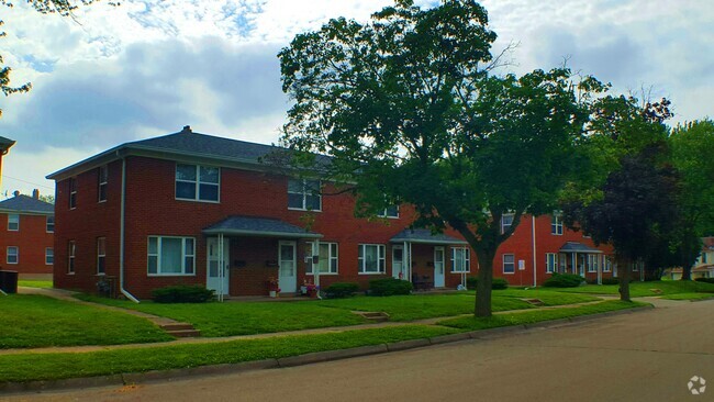 Building Photo - Eagle Point Townhomes