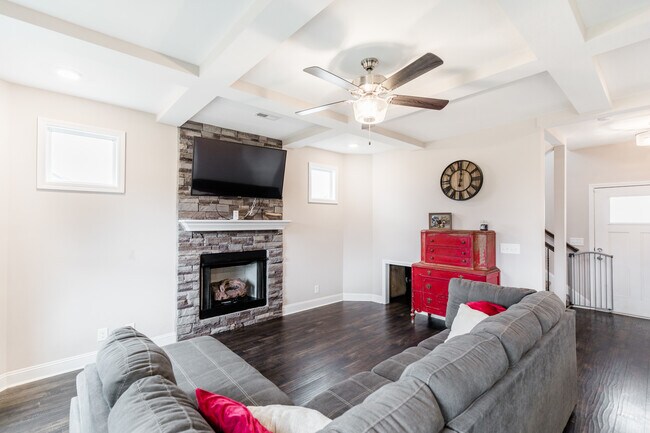 Building Photo - 1106 Eagle's View Dr