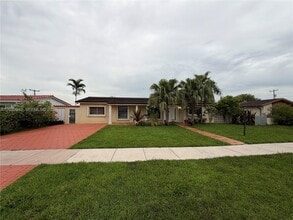 Building Photo - 3550 SW 125th Ct