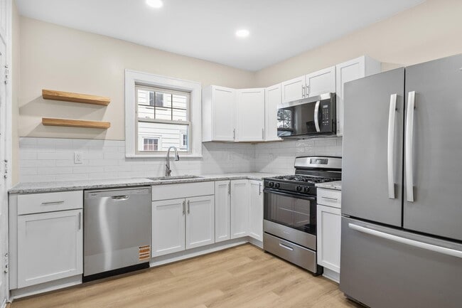 Building Photo - 263 Crestview Rd