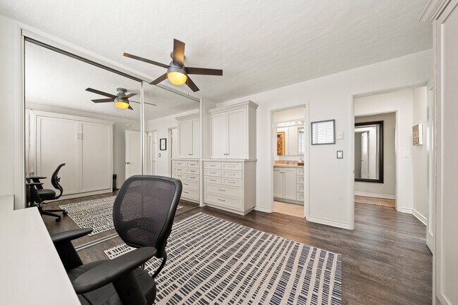 Building Photo - 383 Bay Shore Ave
