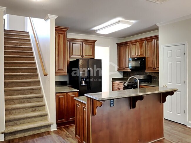 Building Photo - 5626 Fallsbrook Knoll