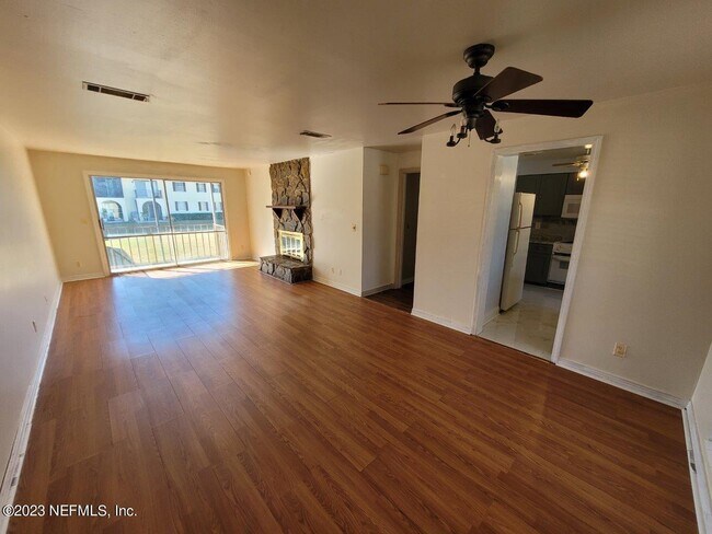 Building Photo - 1540 El Prado Rd