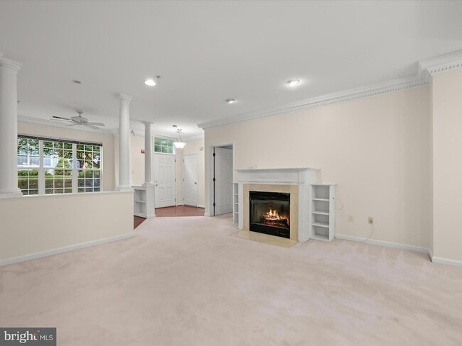 Building Photo - 10713 Symphony Way