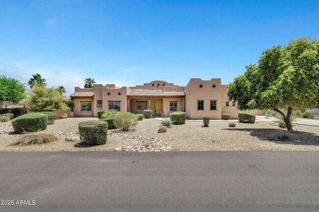 Building Photo - Gilbert 4 Bed & 3 Bath on HUGE LOT - Acre+...