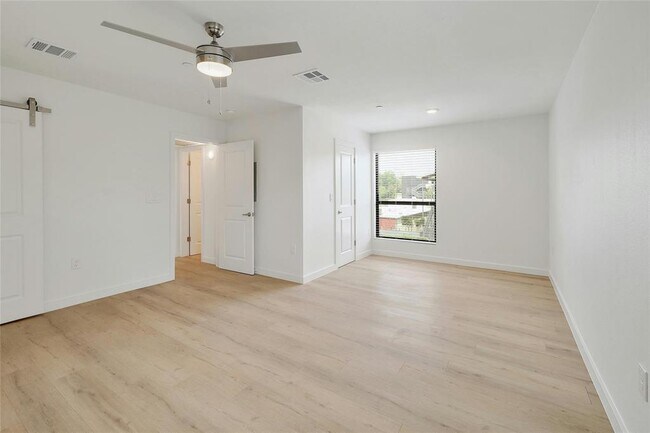 Building Photo - 1915 E Martin Luther King Jr Blvd