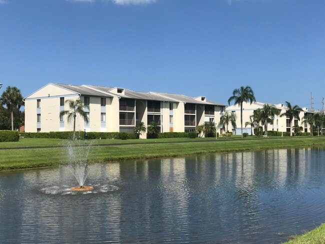 Building Photo - 1107 Green Pine Blvd