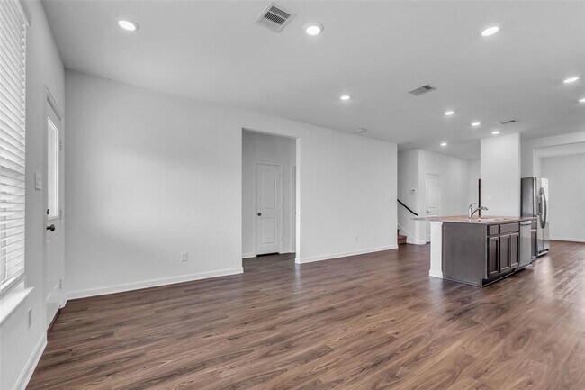 Building Photo - 2534 Blazing Star Dr