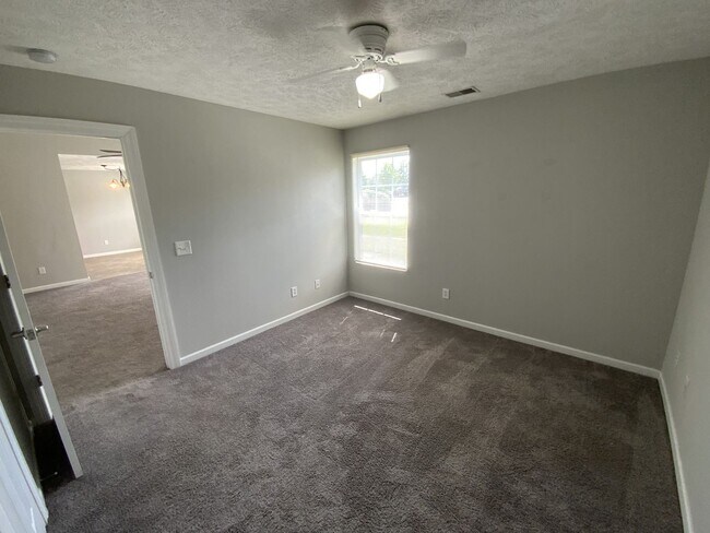 Building Photo - Great rental home near MTSU!