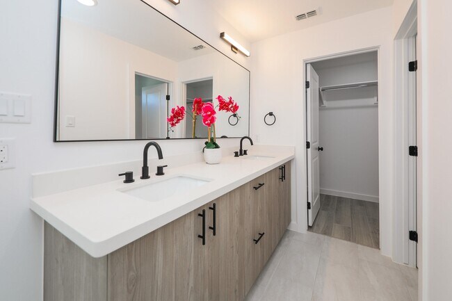 Building Photo - 8218 Casa Verde Rd