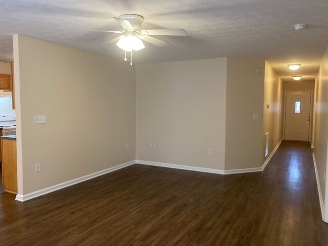 Building Photo - 109 Kestrel Ct